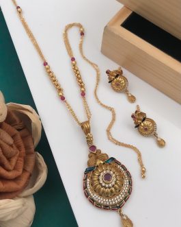 Nice Looking Bread Stone Pendant Set
