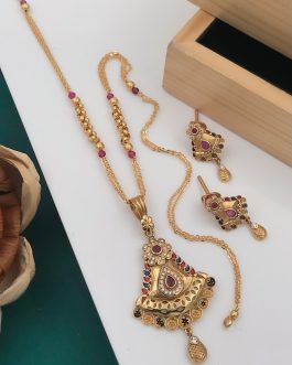Astonishing Gold Plated Pendant Set