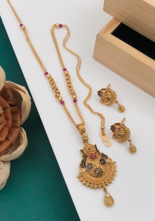 Magnificent Diamond Chain Pendant Set