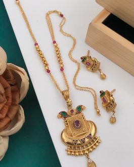 Brass Good Looking Stones Pendant Set