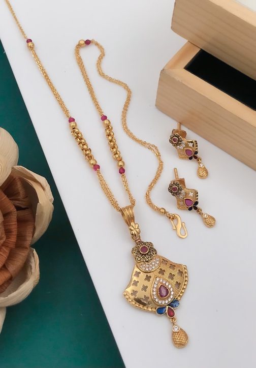 Gold Plated Flower Design Pendant Set