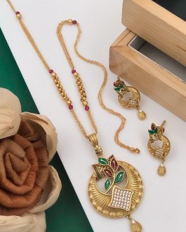 Beautiful Pendant Set With Stones