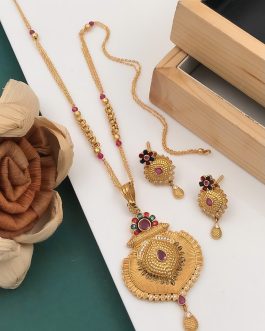 Pendant Set With Diamonds Chain For Women