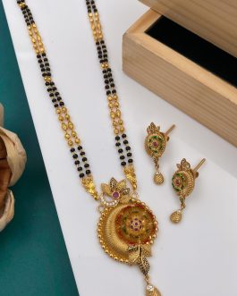 Dazzling Mangalsutra With Diamonds Chain For Women