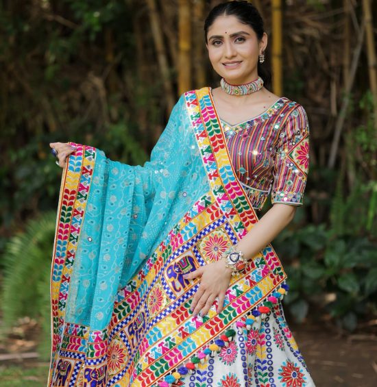 Geeta Rabari Style Navratri Lehenga