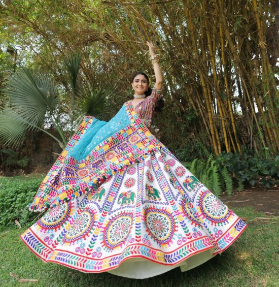 Geeta Rabari Style Navratri Lehenga