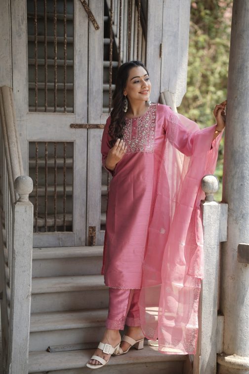 Pink Floral Yoke Design Panelled Suit Set - Image 4