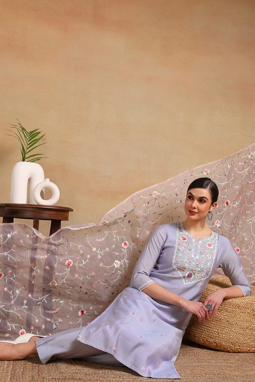 Purple Silk Blend Solid Embroidered Straight Regular Suit Set - Image 2