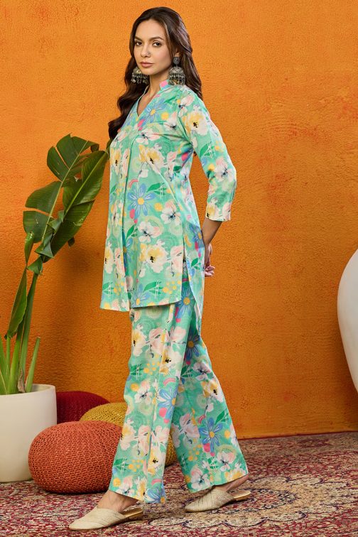 Green Rayon Blend Floral Printed Straight Co-ords Sets - Image 3