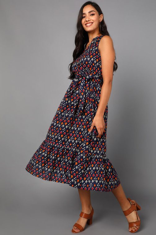 Chic Navy Blue Cotton Flared Dress with a Modern and Sophisticated Look - Image 3