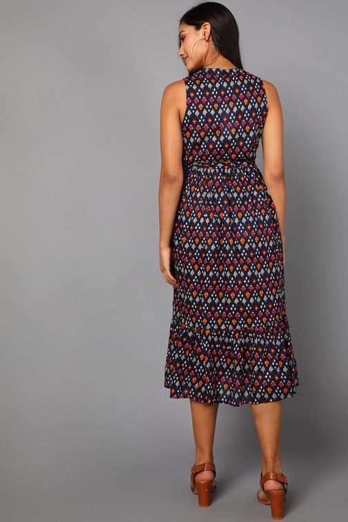 Chic Navy Blue Cotton Flared Dress with a Modern and Sophisticated Look - Image 4
