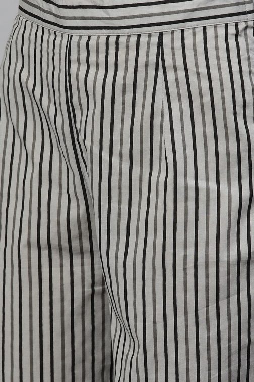 Off White Cotton Ethnic Motifs Kurta Set - Image 3
