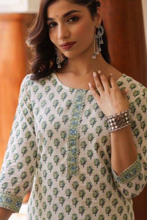 Off White Cotton Blend Gotta Patti Kurta Set - Image 3