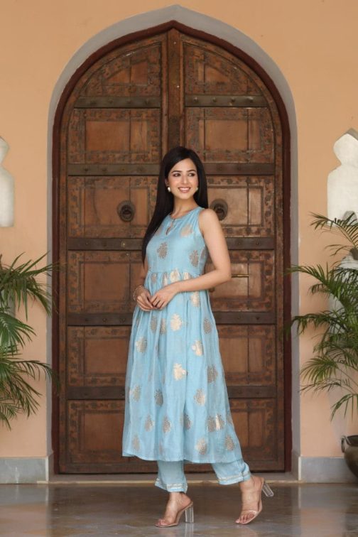 Floral Poly-Chanderi Gold Foil Kurta Set - Image 3