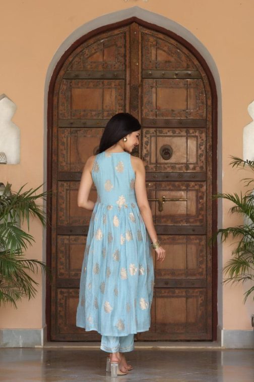 Floral Poly-Chanderi Gold Foil Kurta Set - Image 4