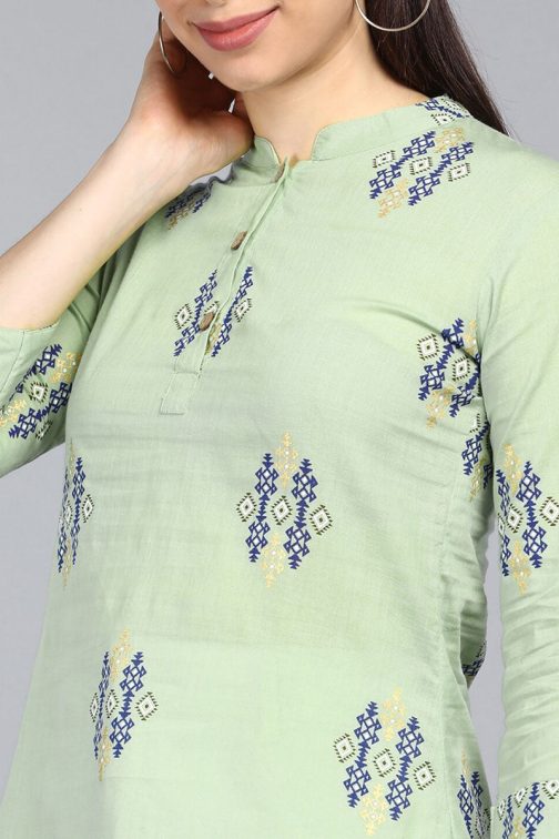 Green Print Mandarin Collar Longline Top with Classic Fit - Image 4