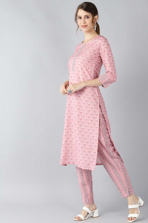 Pink Ethnic Motifs Crepe Printed Kurta Set - Image 2