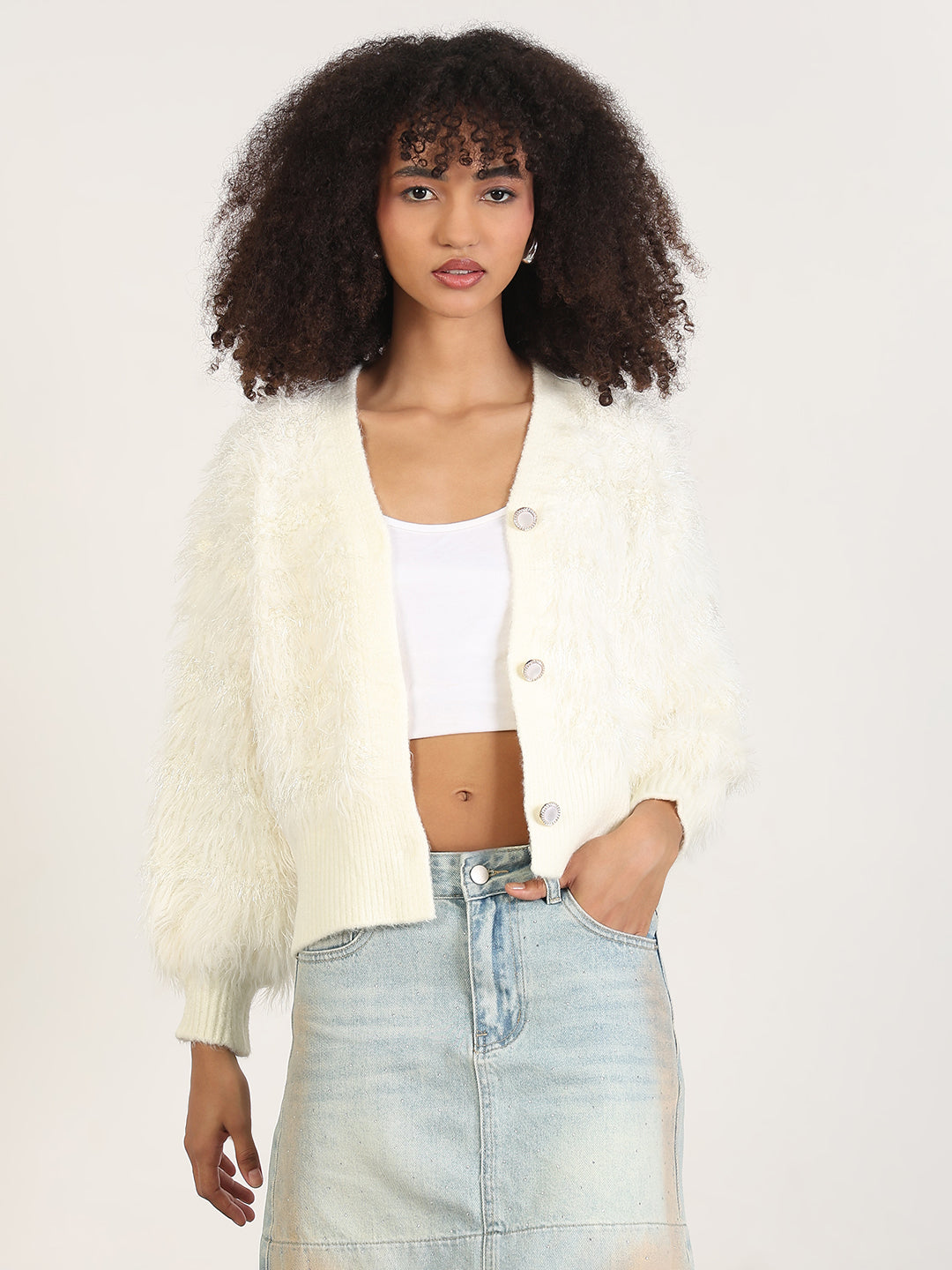 Women's Off White Solid V-Neck Knitted Shrug - Image 2