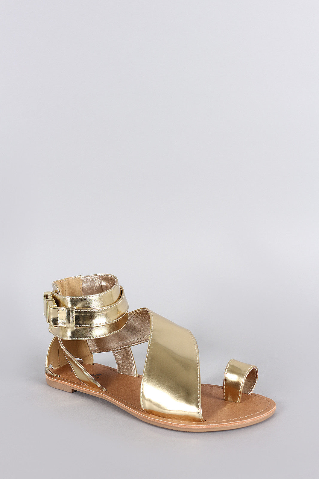 Women's Toe Ring Flat Sandal ? Simple Classic Daily Wear Sandal