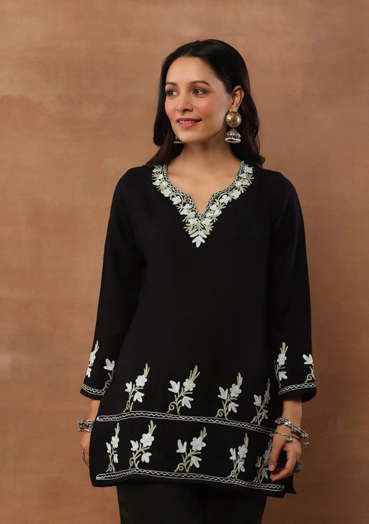 Little Wish Wool Aari Embroidered Solid Women's Short Kurta - Black