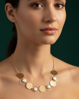 Women Antique Rings & Pearls Statement Necklace