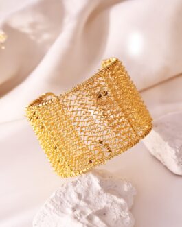 Women Gold Plated Anti Tarnished Cuff Bracelet For