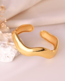 Women Gold Plated Anti Tarnished Twished Cuff Bracelet For