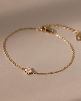Rounded Pearl Flower Bracelet