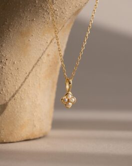 Rounded Pearl Flower Necklace